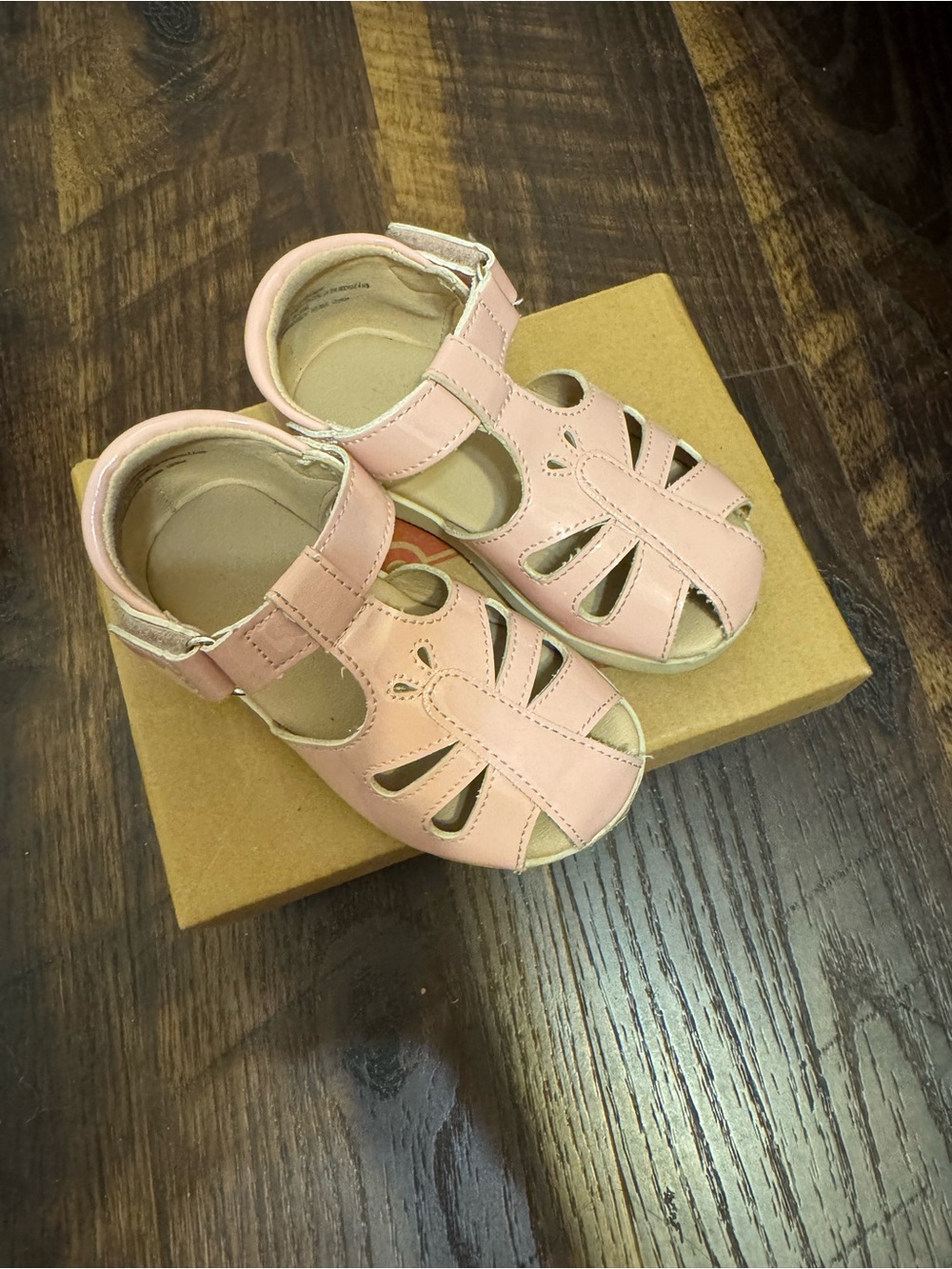 The Children's Place Pink Closed-Toe Hook-and-Loop Sandals- Size 6
